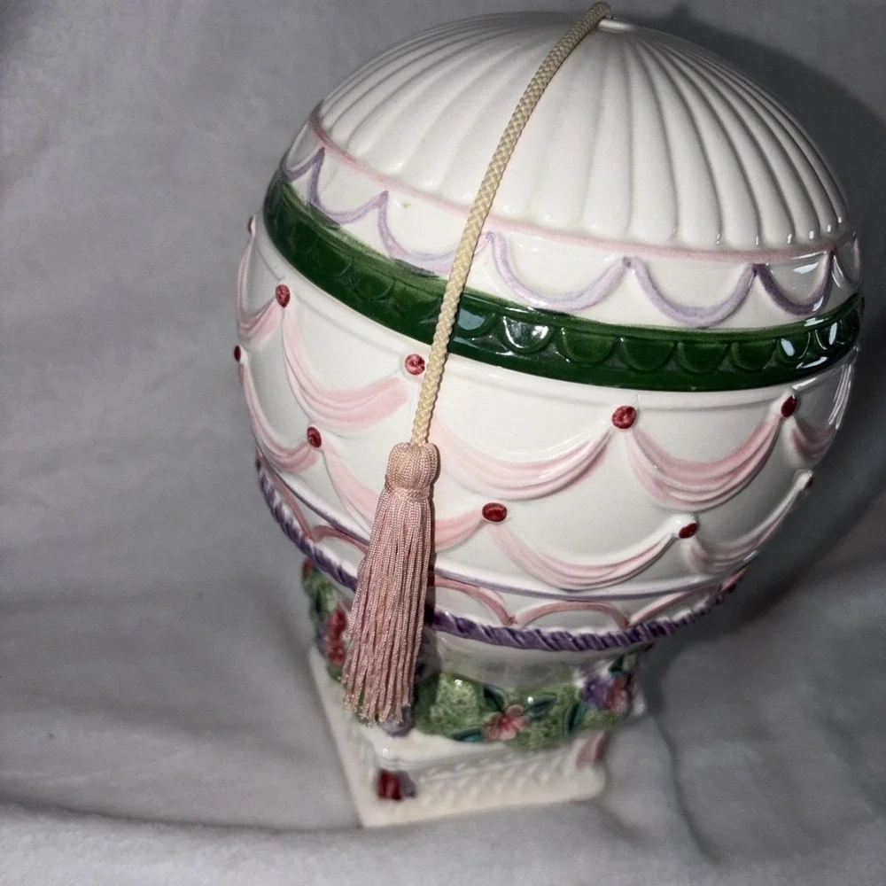 Vintage 80s Sigma the Tastesetter Victorian Ascension Hot Air Balloon Cookie Jar